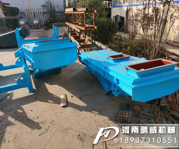 直線振動(dòng)篩出現(xiàn)和正常抖動(dòng)不同的頻率是什么原因？